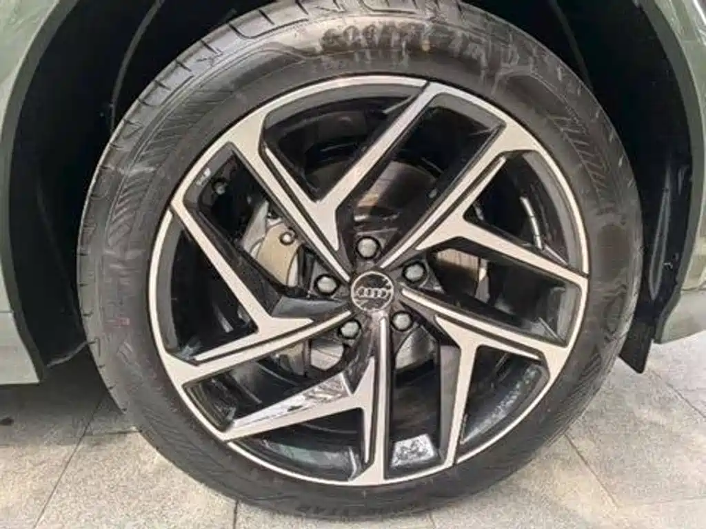 Audi AudiQ6L e-tron — миниатюра 6