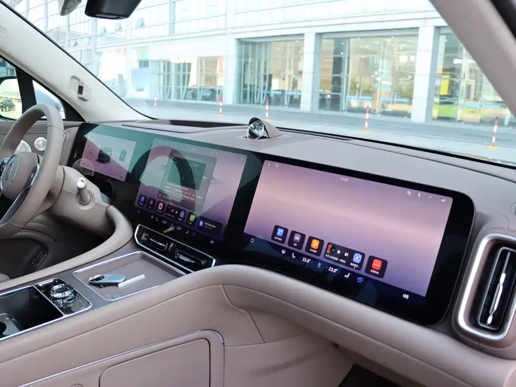 AITO ASK THE WORLD M9