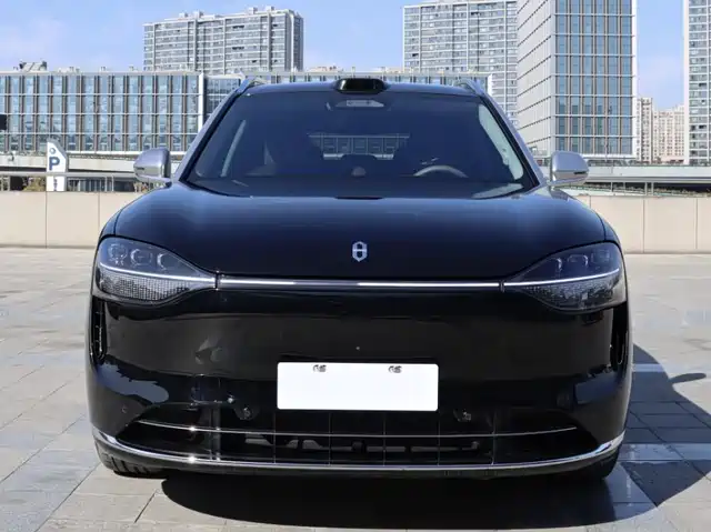 AITO ASK THE WORLD M9 2025