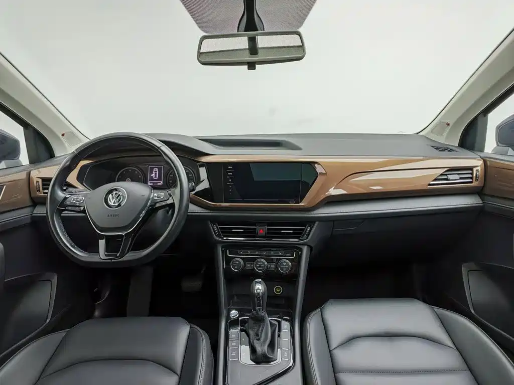 Volkswagen Tharu 2020 280TSI Luxury VI