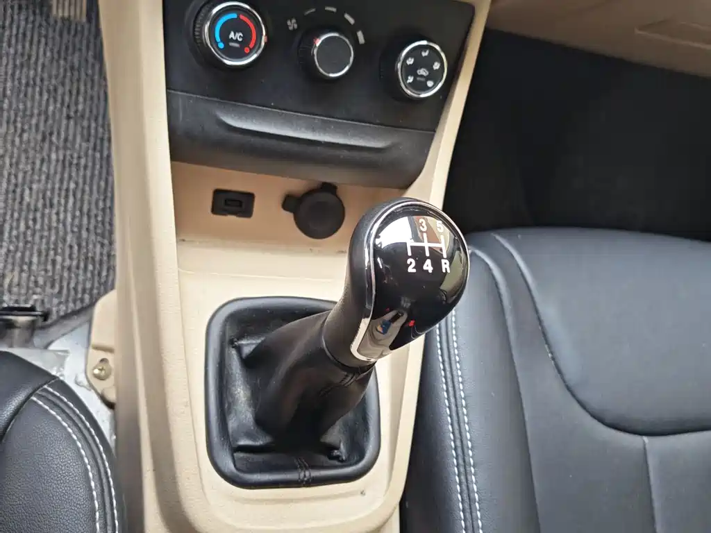 CHANGAN CROSS STAR V7