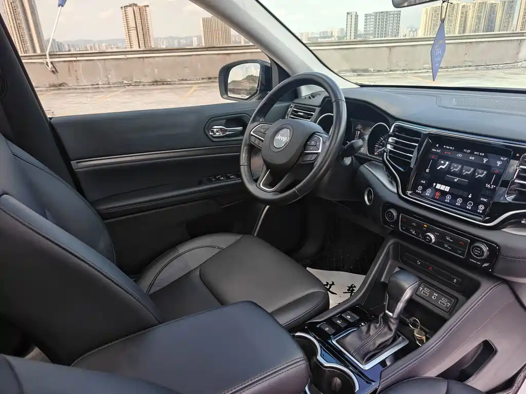 Jeep Grand Commander — миниатюра 22