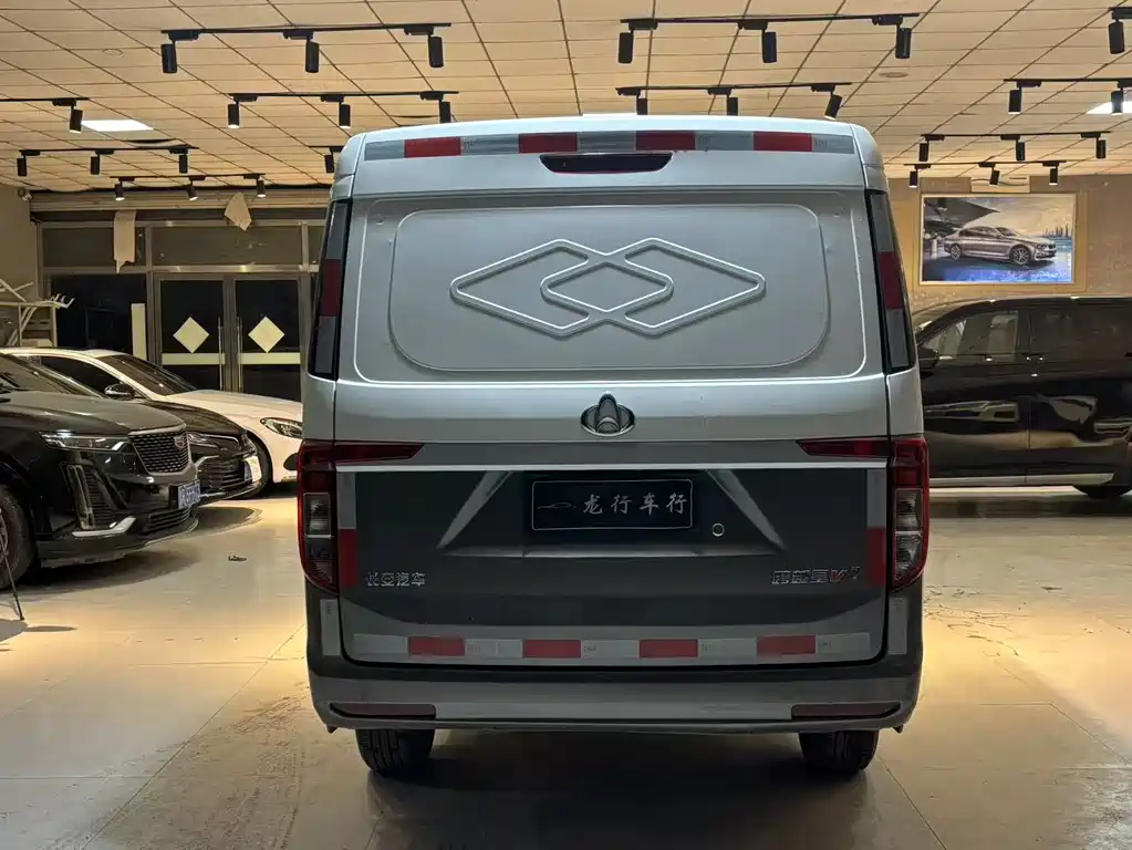 CHANGAN CROSS STAR V7