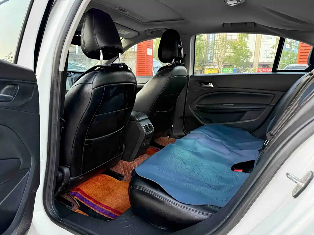 Peugeot 408 — миниатюра 6
