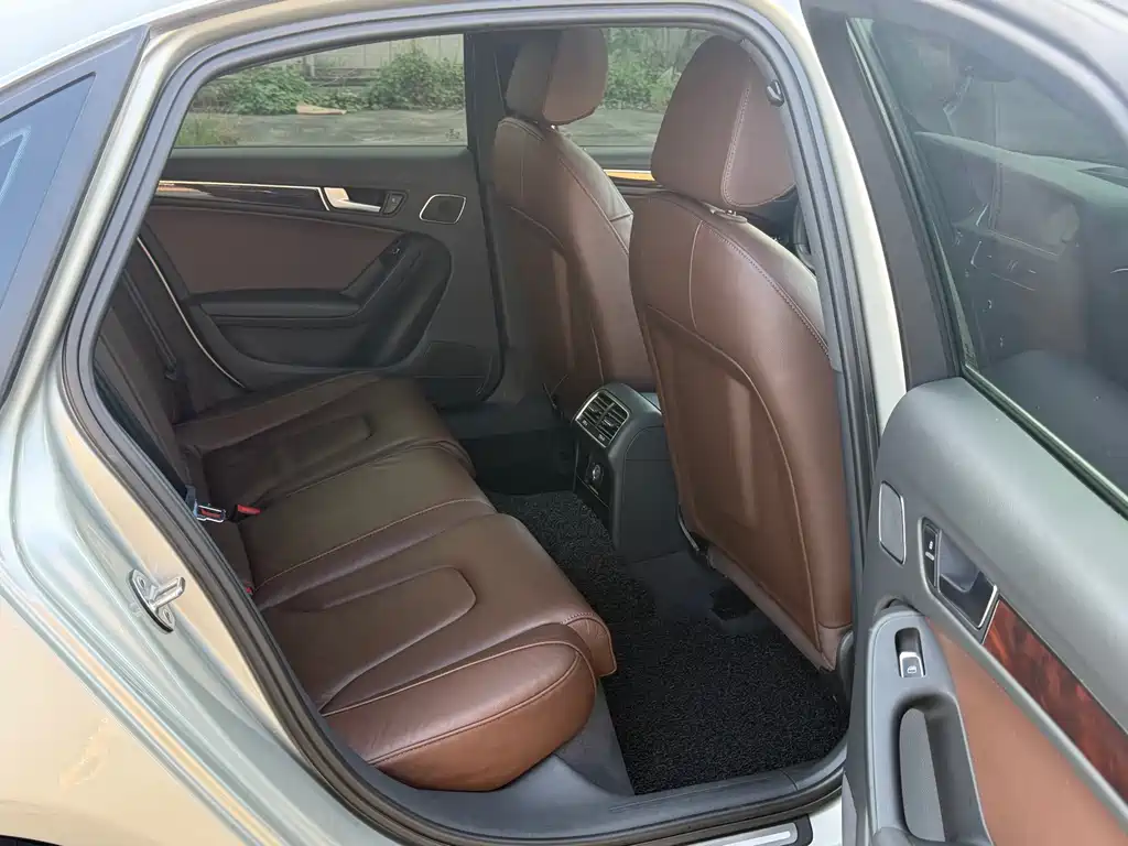 Audi A4L — миниатюра 12