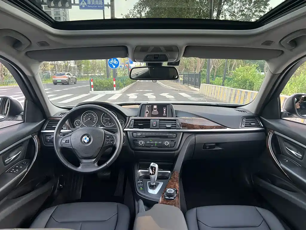 BMW 3 Series — миниатюра 10