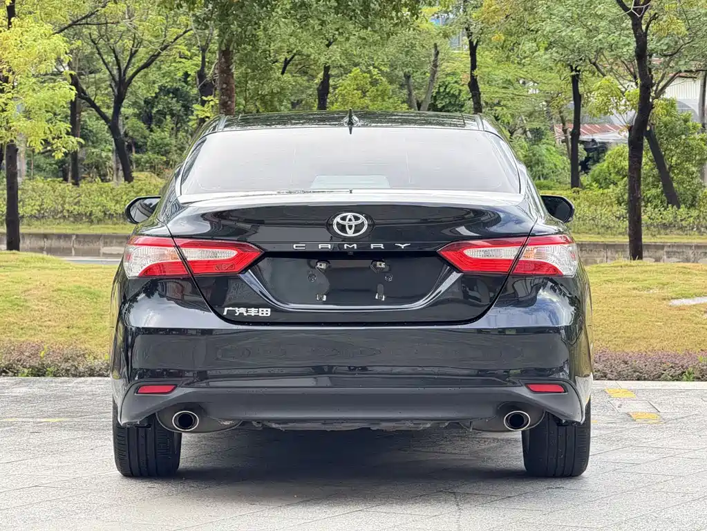 TOYOTA CAMRY