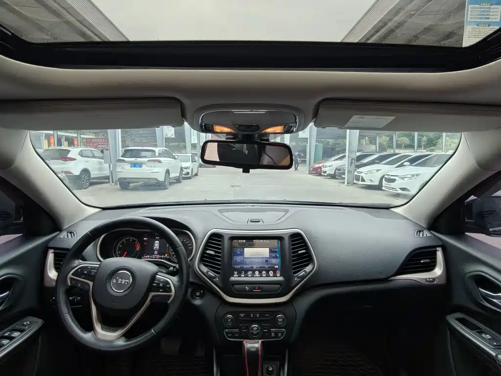 Jeep Cherokee 2.0L Superior Edition, фото 9