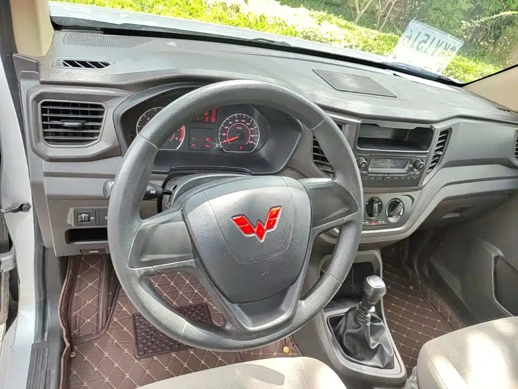 Wuling Hongguang V — миниатюра 11