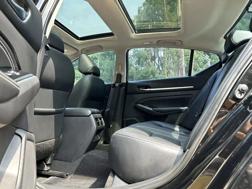 Nissan Teana — миниатюра 9