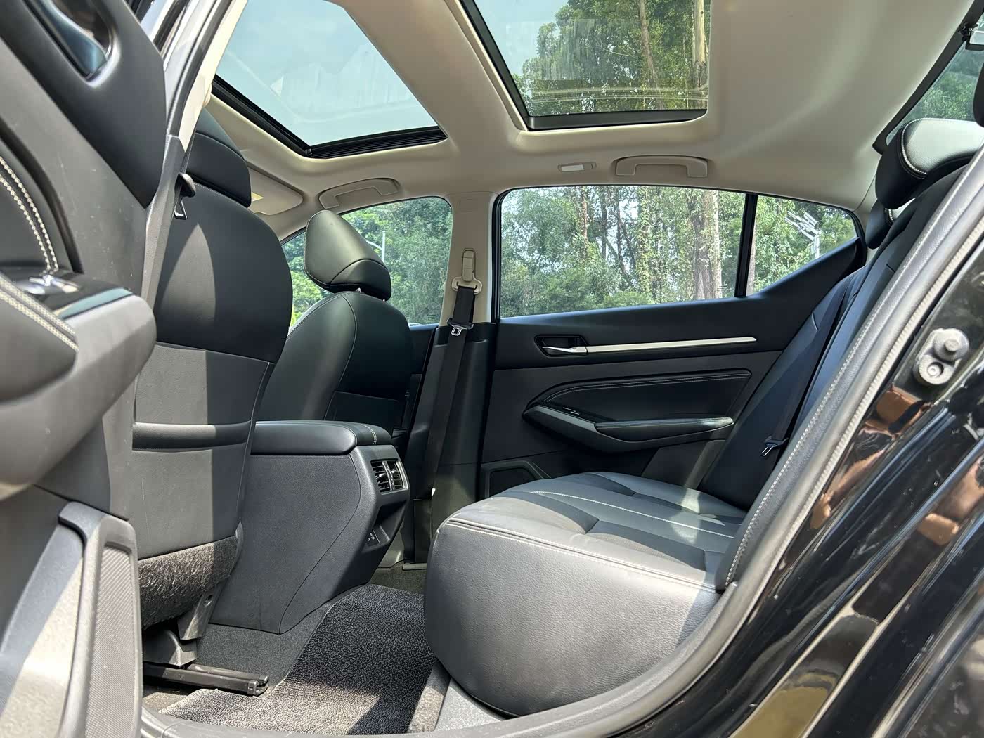 Nissan Teana 2.0 л 2023 г. Чёрный, пробег 49000 км