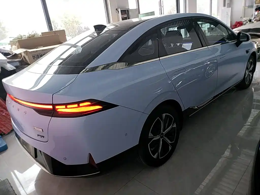 XPeng P5 — миниатюра 7