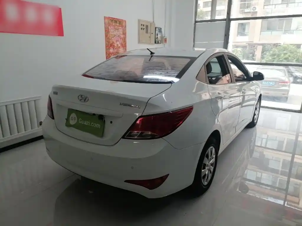 Hyundai Verna — миниатюра 7