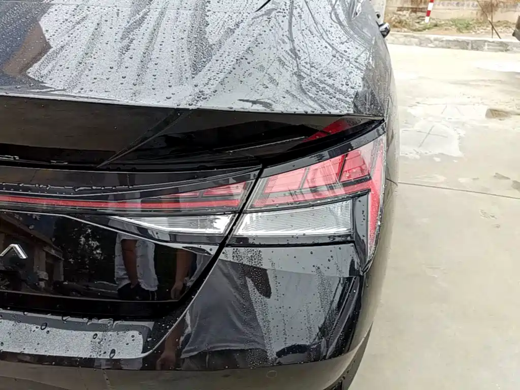 Hyundai Elantra — миниатюра 8