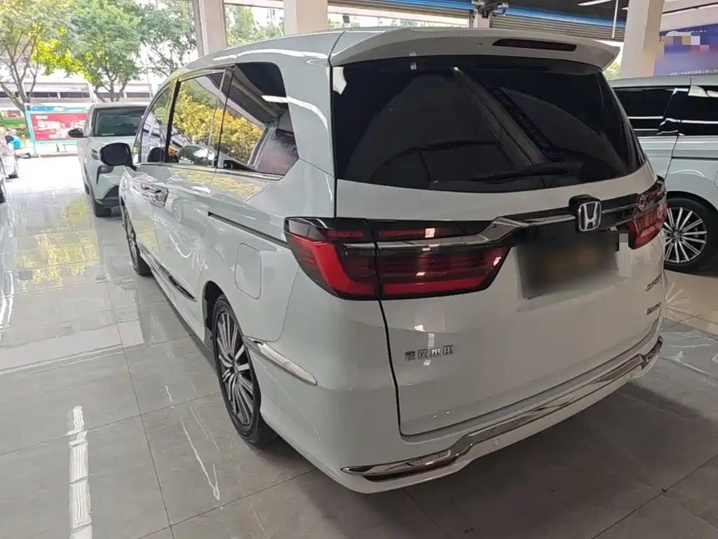 Honda Elysion — миниатюра 5
