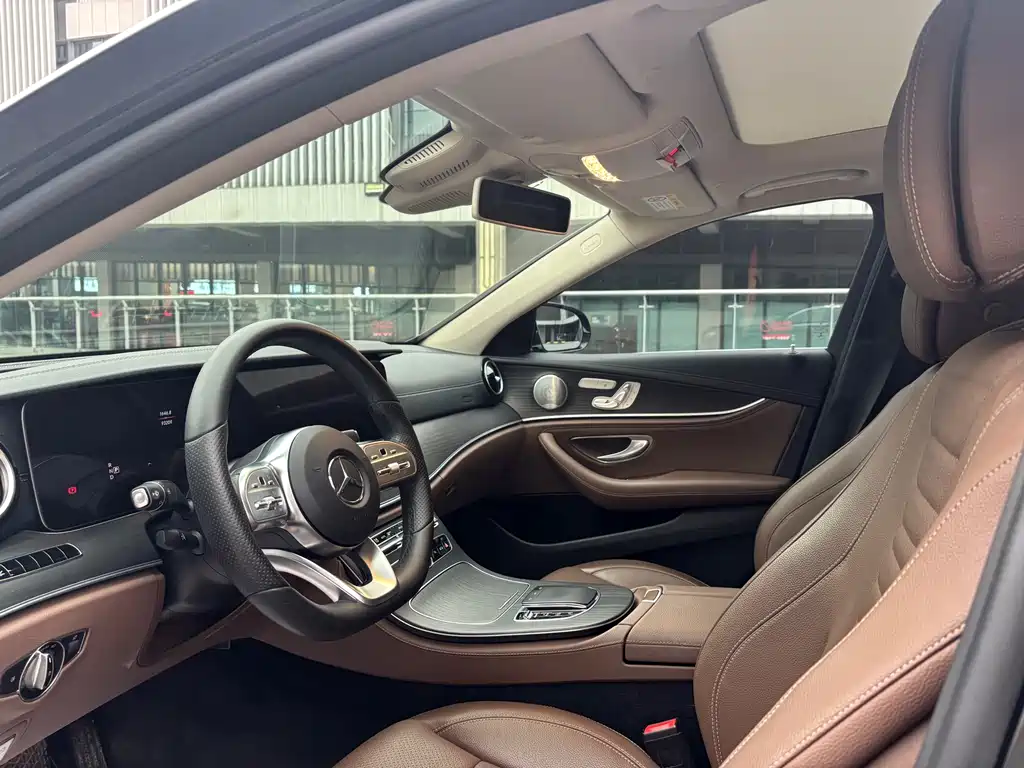 MERCEDES-BENZ E CLASS