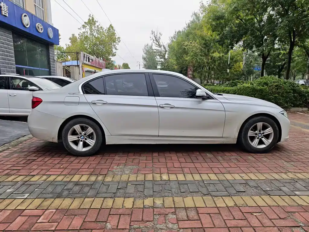 BMW 3 Series — миниатюра 6