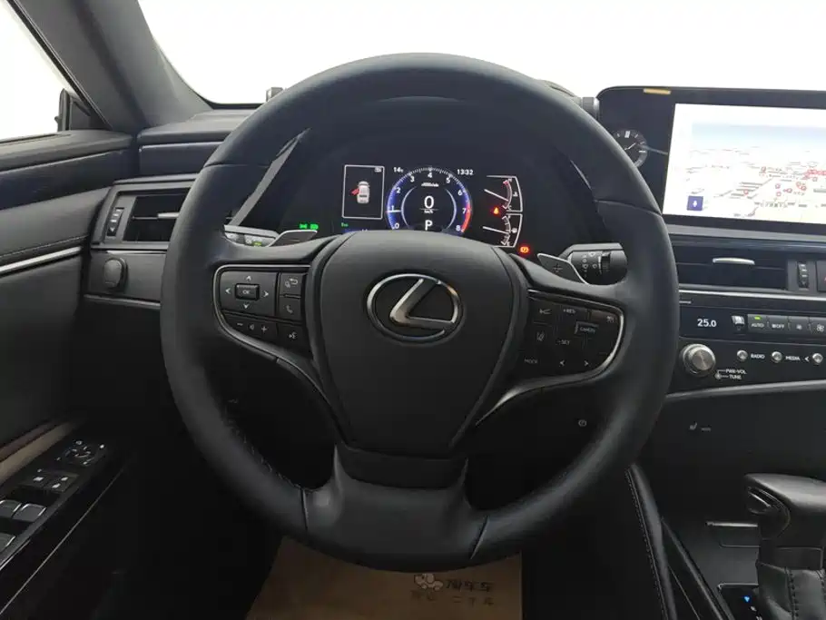 Lexus ES — миниатюра 15