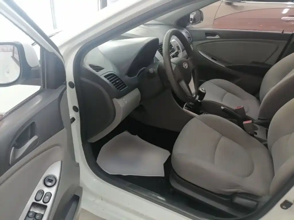 Hyundai Verna — миниатюра 16