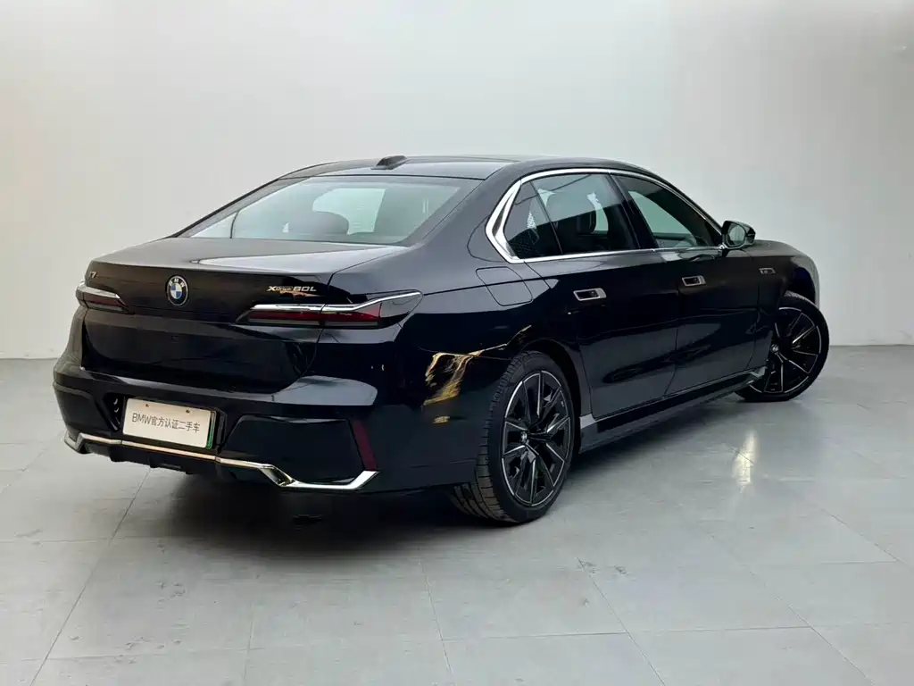 BMW i7 — миниатюра 4