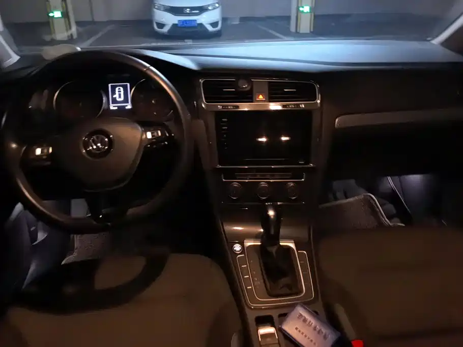 Volkswagen Golf — миниатюра 12