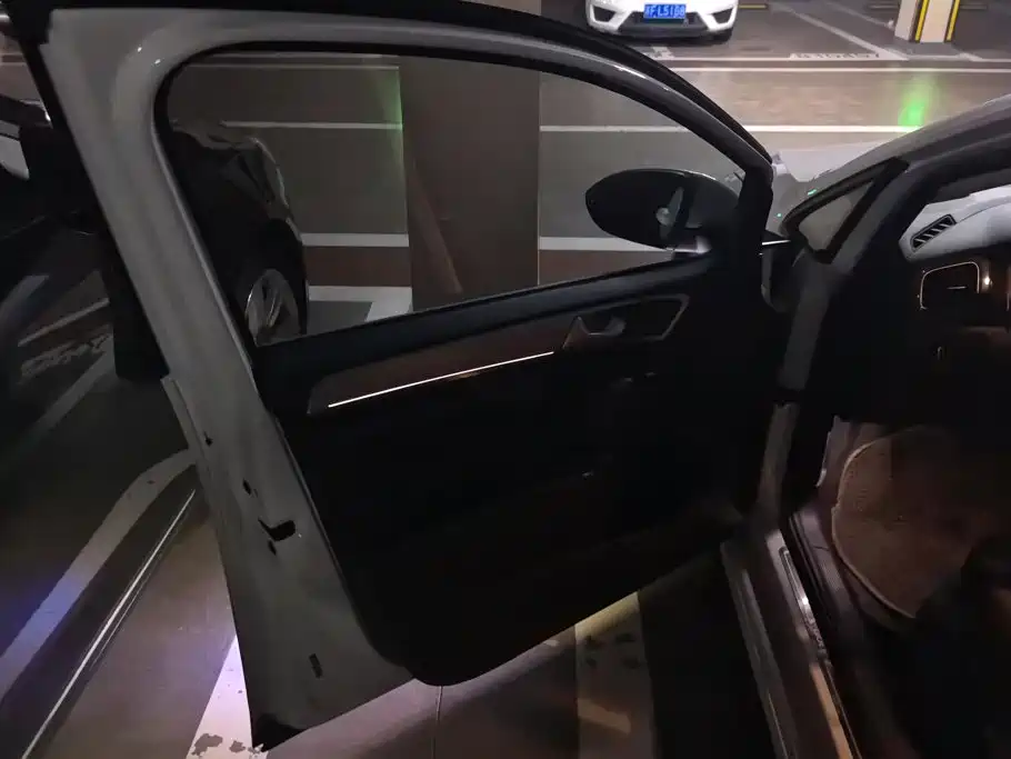 Volkswagen Golf — миниатюра 7