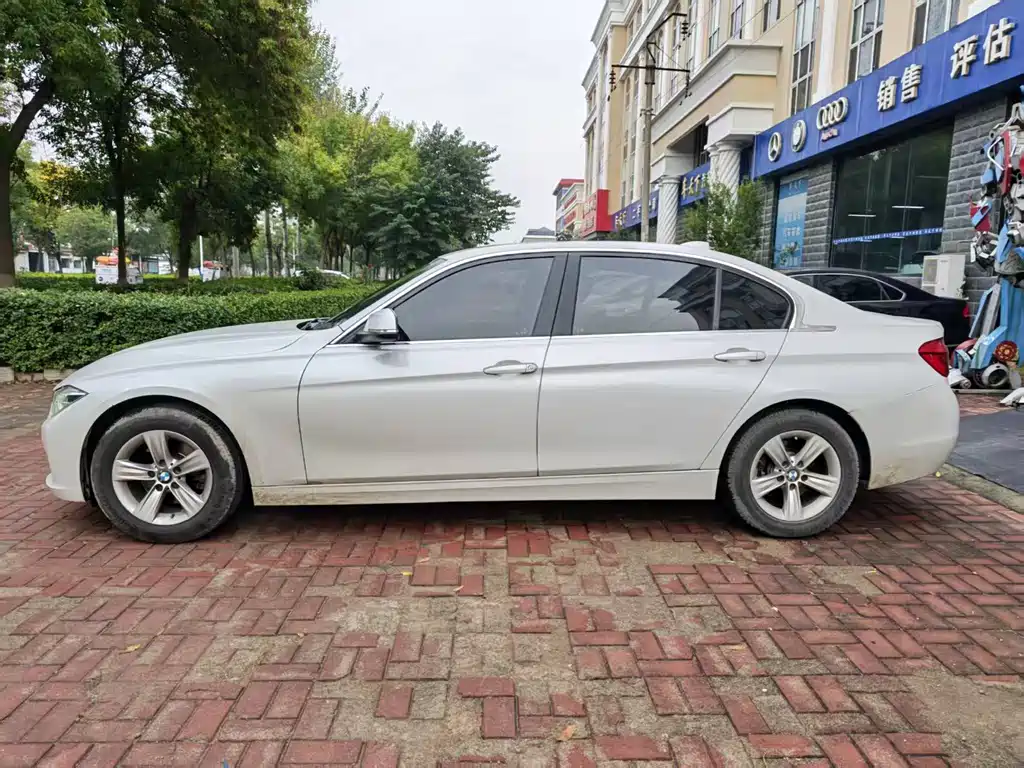 BMW 3 Series — миниатюра 3