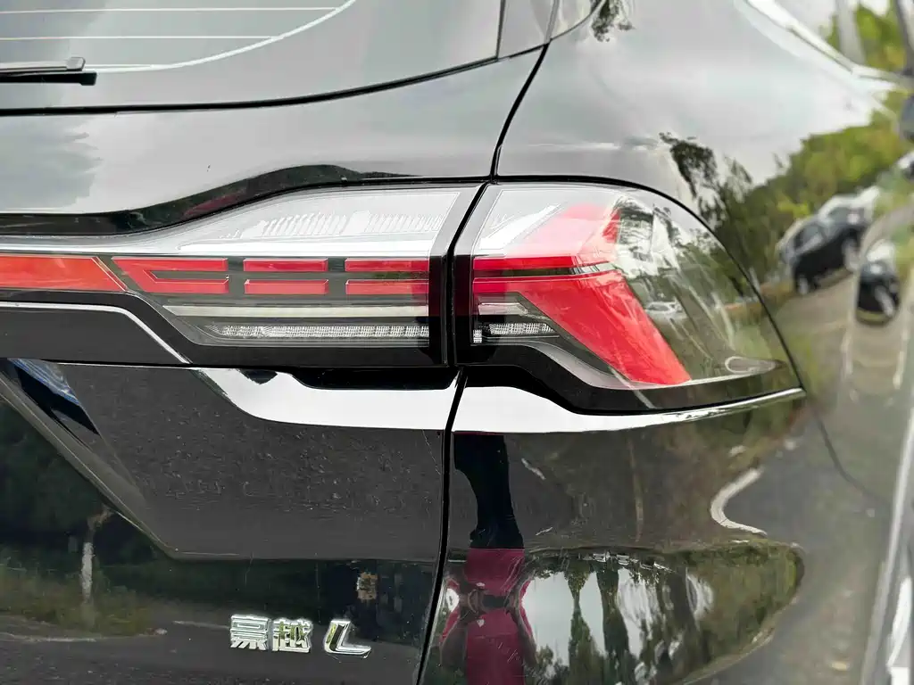 Geely Haoyue L — миниатюра 15