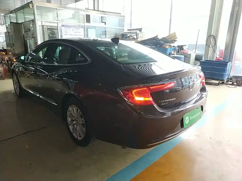 Buick LaCrosse — миниатюра 5