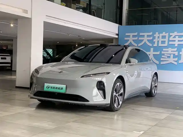 NIO NIO ET5T 2025