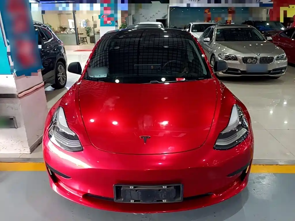 Tesla Model 3 — миниатюра 3