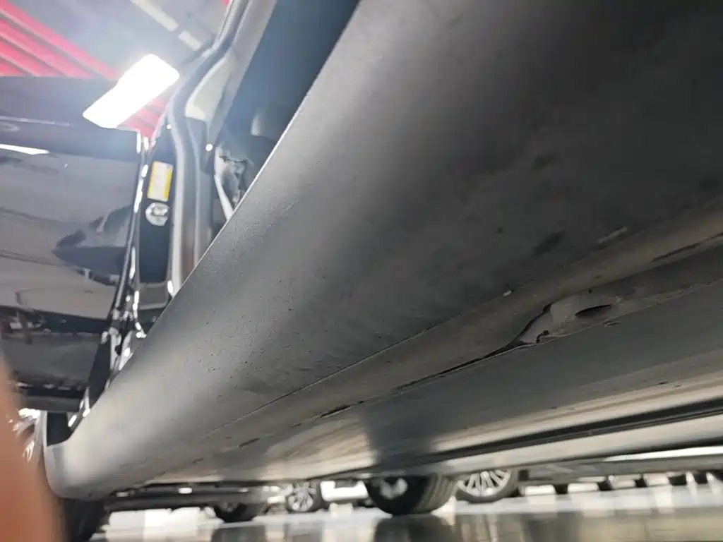 Tesla Model Y — миниатюра 21