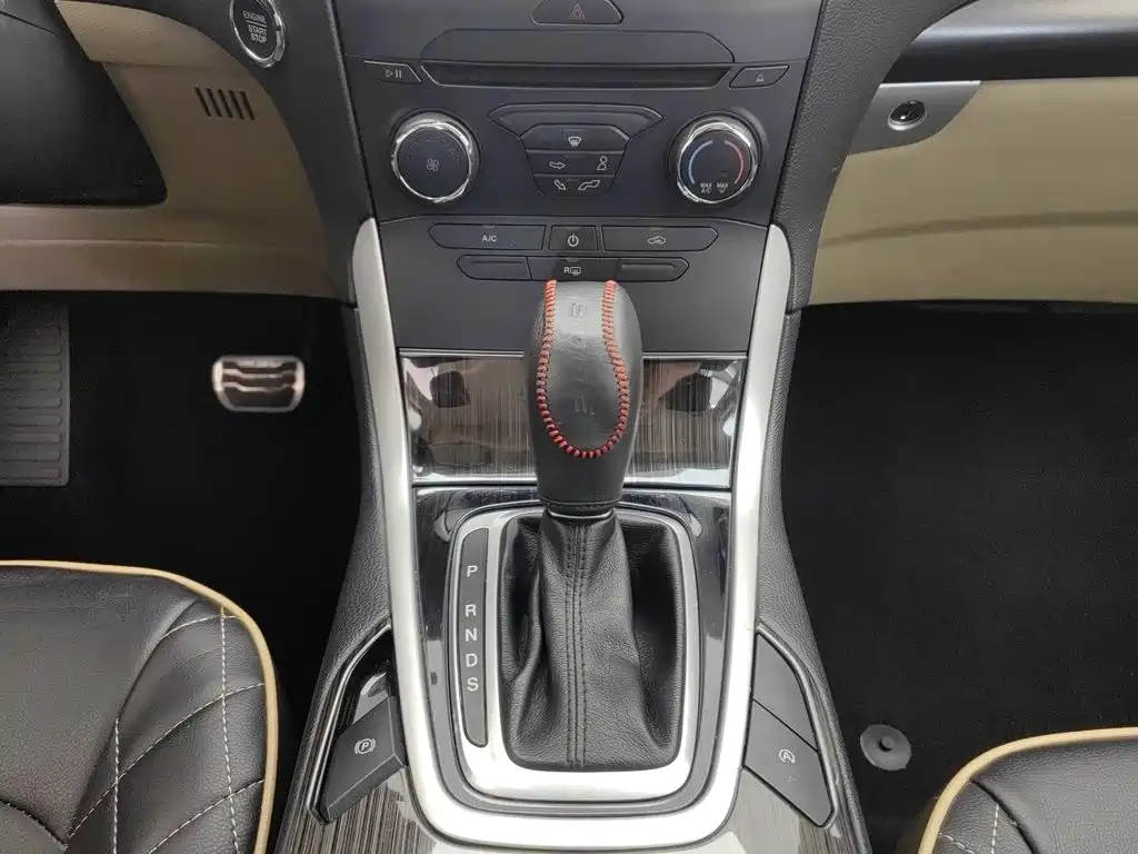 Ford Edge — миниатюра 13