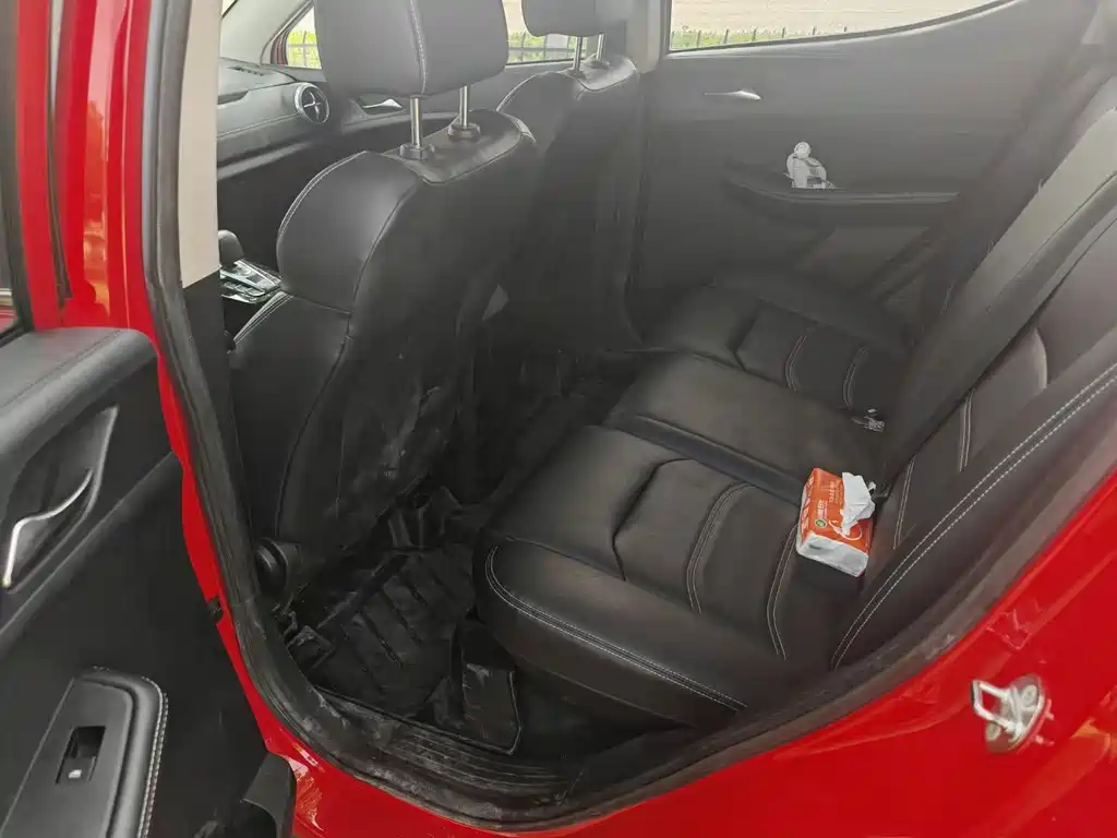 BYD Yuan EV — миниатюра 9