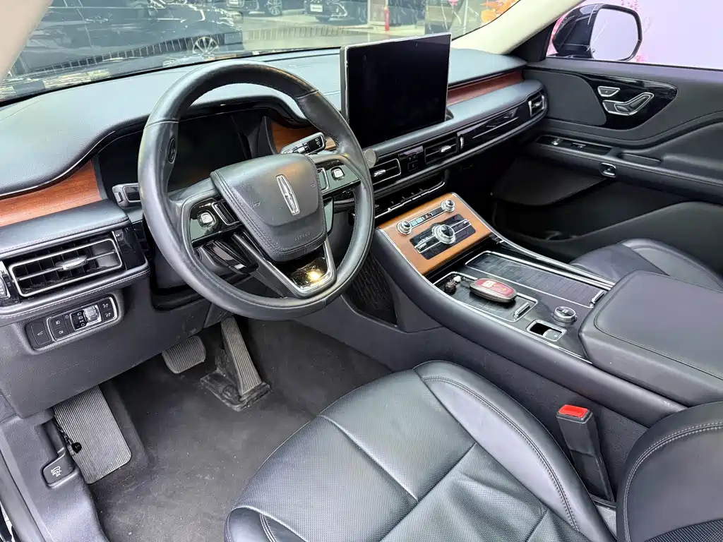 Lincoln Aviator — миниатюра 18