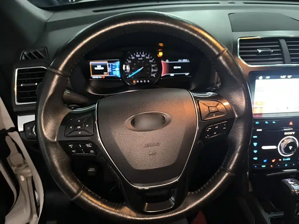 Ford Explorer (Import) — миниатюра 11