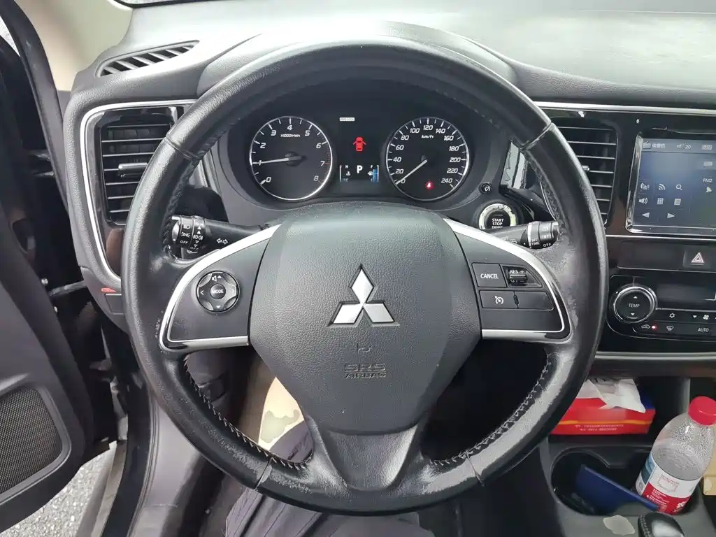 Mitsubishi Outlander (Import) — миниатюра 6