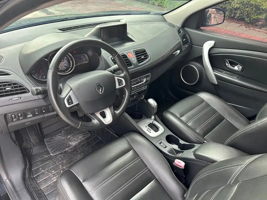 Renault Fluence — миниатюра 13