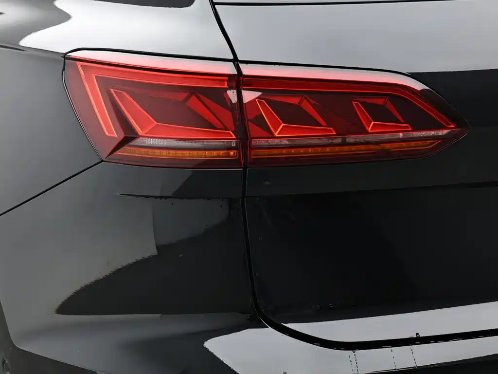 Volkswagen Touareg — миниатюра 7