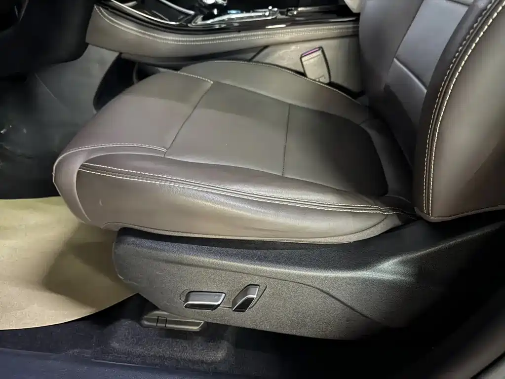 BYD MAX New Energy - фото 12