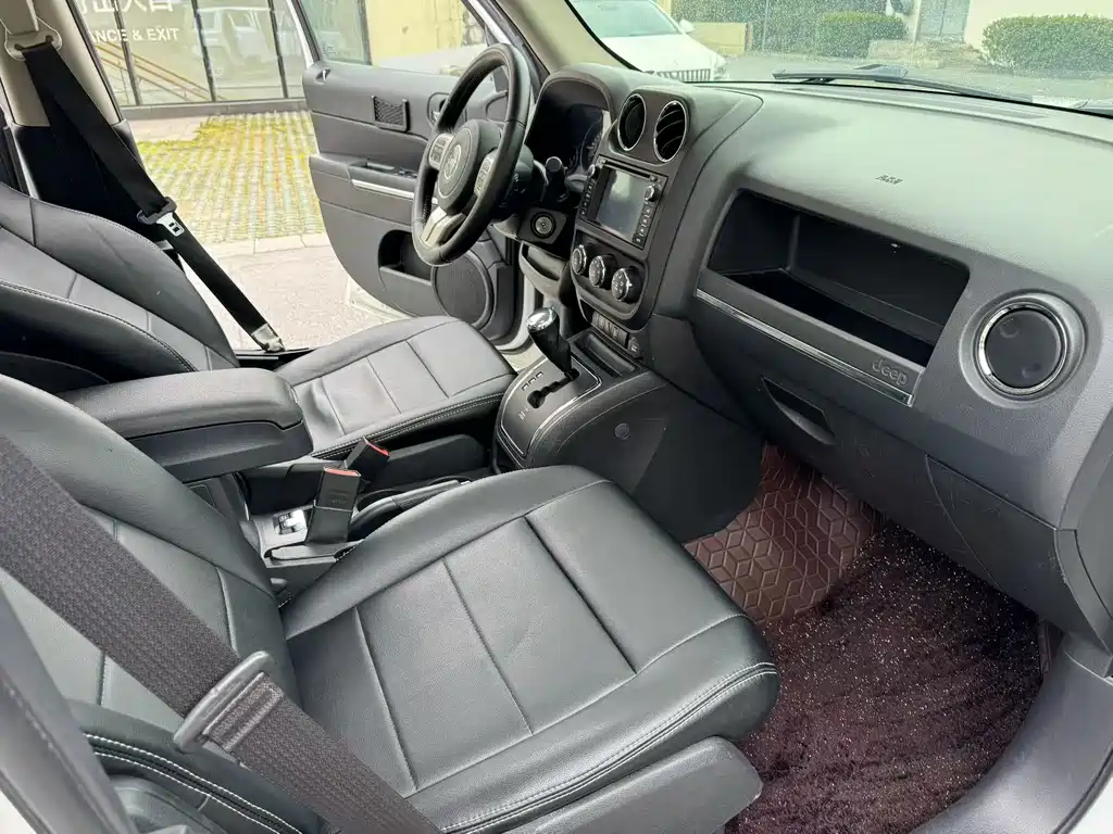 Jeep Patriot — миниатюра 7