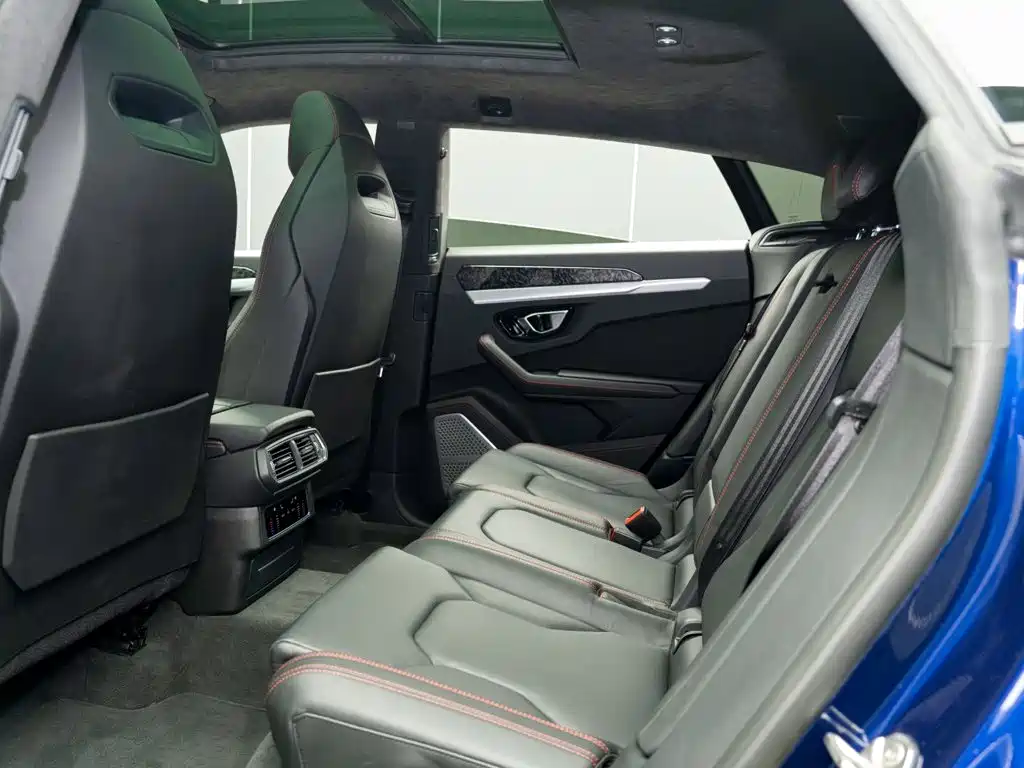 Lamborghini Urus — миниатюра 11