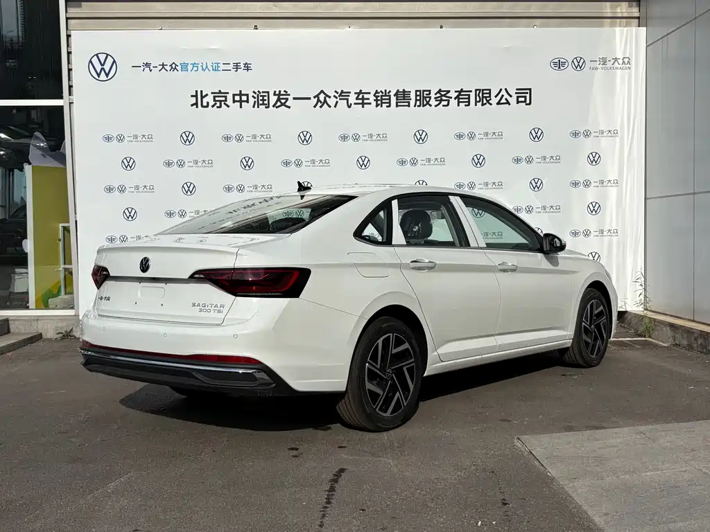 Volkswagen Sagitar 2026 3000 300TSI DSG