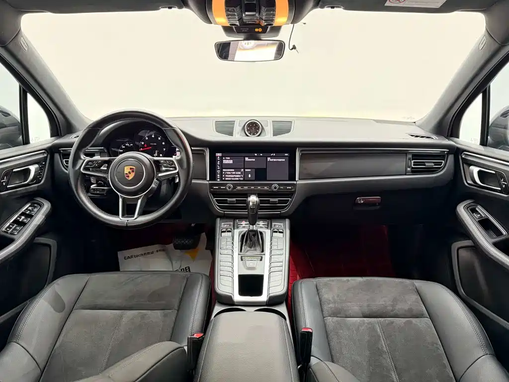 Porsche Macan — миниатюра 13
