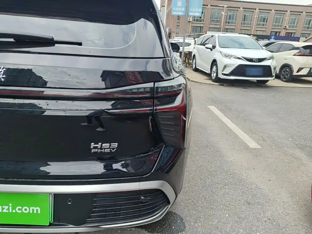 Hongqi Hongqi HS3 PHEV — миниатюра 8