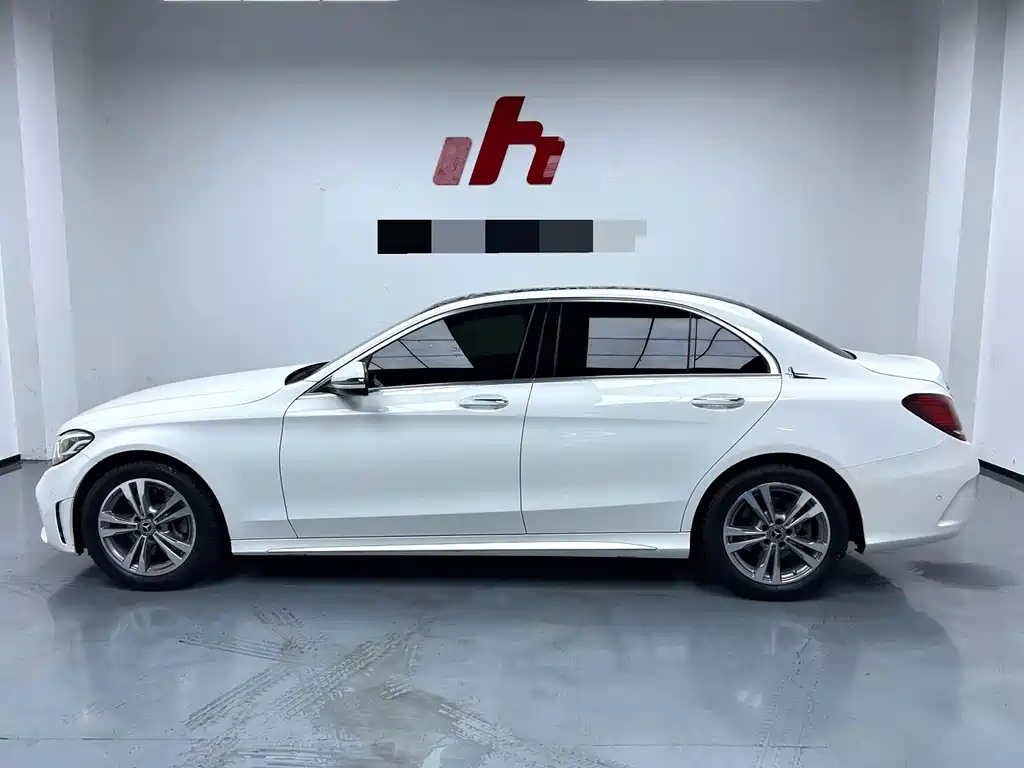 Mercedes-Benz C-Class — миниатюра 8