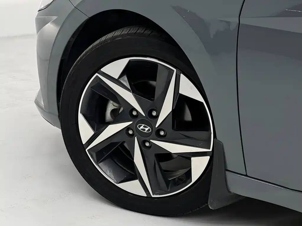 Hyundai Elantra — миниатюра 14
