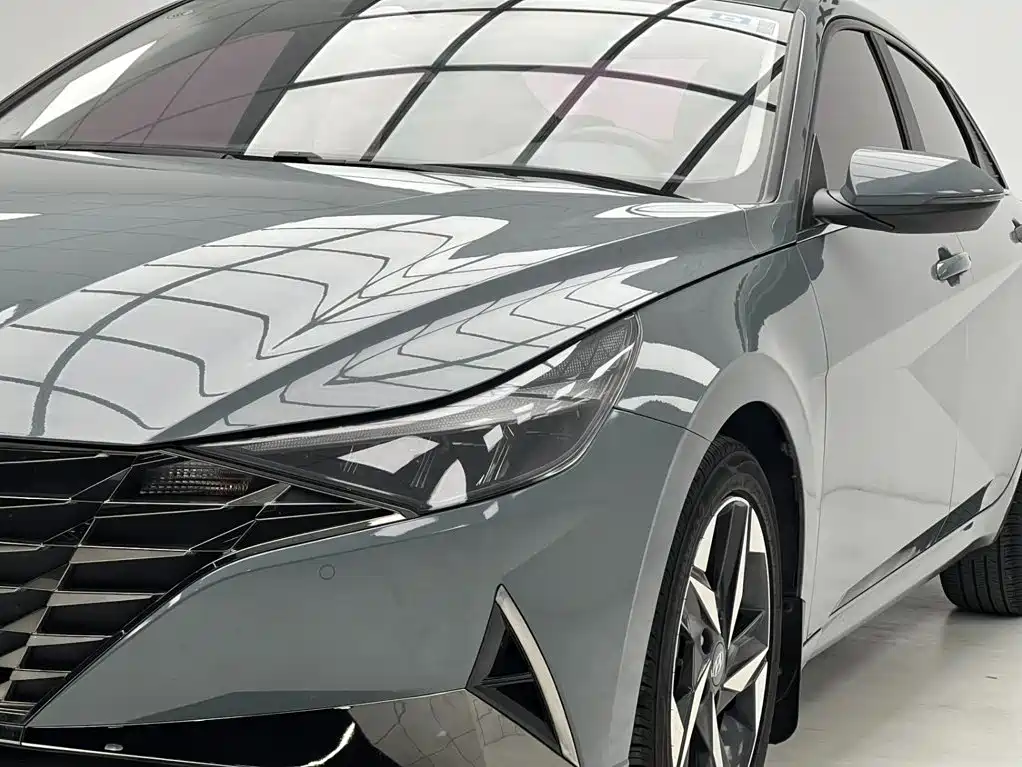 Hyundai Elantra — миниатюра 11