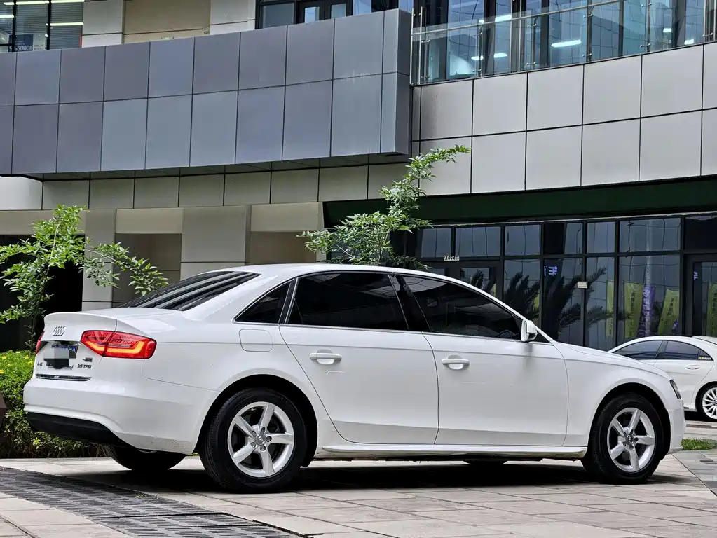 Audi A4L — миниатюра 10