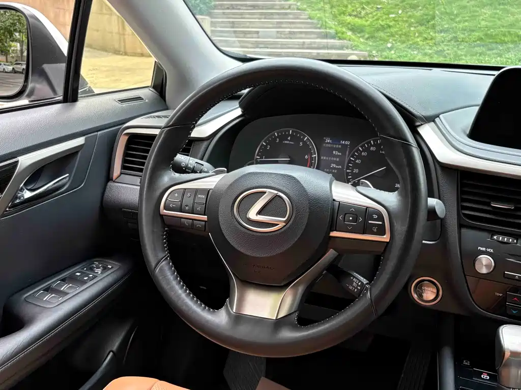 Lexus RX — миниатюра 12